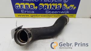 Gebruikte Intercooler Slang Mercedes E (W212) E-200 2.0 Turbo 16V Prijs € 20,00 Margeregeling aangeboden door Autorec. Gebr. Prins b.v.