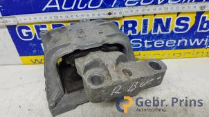 Gebruikte Motorsteun Volkswagen Passat Variant (365) 2.0 TSI 16V Prijs € 25,00 Margeregeling aangeboden door Autorec. Gebr. Prins b.v.