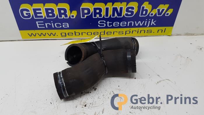 Gebruikte Intercooler Slang Fiat Doblo Cargo (263) 1.3 MJ 16V DPF Euro 5 Prijs € 20,00 Margeregeling aangeboden door Autorec. Gebr. Prins b.v.