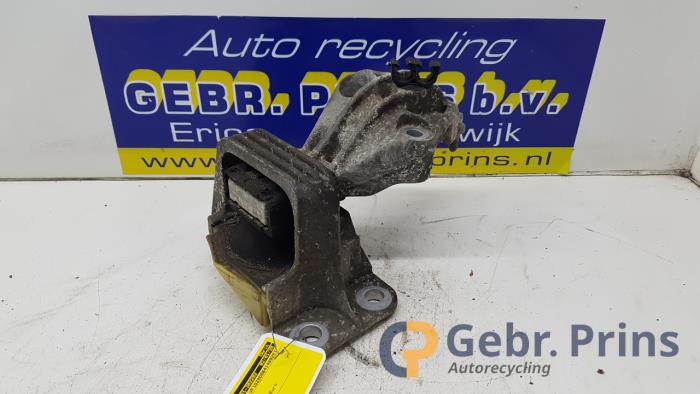 Gebruikte Motorrubber Renault Megane III Coupe (DZ) 1.5 dCi 110 Prijs € 25,00 Margeregeling aangeboden door Autorec. Gebr. Prins b.v.