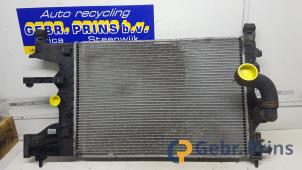 Gebruikte Radiateur Chevrolet Orlando (YYM/YYW) 1.8 16V VVT Prijs € 60,00 Margeregeling aangeboden door Autorec. Gebr. Prins b.v.
