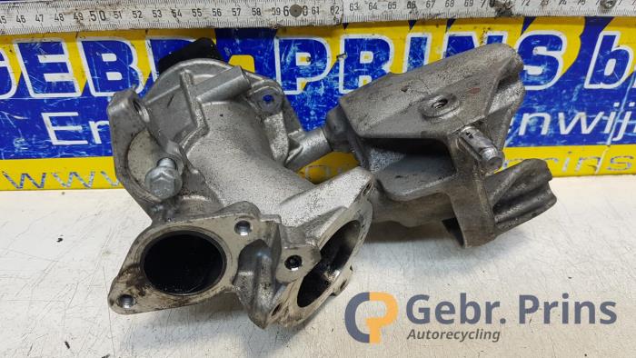 Gebruikte EGR Buis Opel Crossland (X) 1.5 CDTI 100 Prijs € 50,00 Margeregeling aangeboden door Autorec. Gebr. Prins b.v.