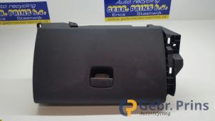 Gebruikte Dashboardkastje Opel Vivaro 1.6 CDTi BiTurbo 125 Euro 6 Prijs € 36,30 Inclusief btw aangeboden door Autorec. Gebr. Prins b.v.