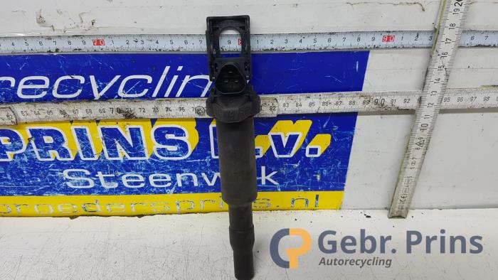 Bobine van een Peugeot 208 I (CA/CC/CK/CL) 1.4 16V 2012