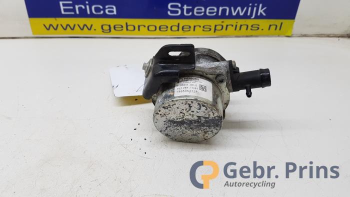 Gebruikte Vacuumpomp (Diesel) Renault Clio IV Estate/Grandtour (7R) 1.5 Energy dCi 90 FAP Prijs € 50,00 Margeregeling aangeboden door Autorec. Gebr. Prins b.v.