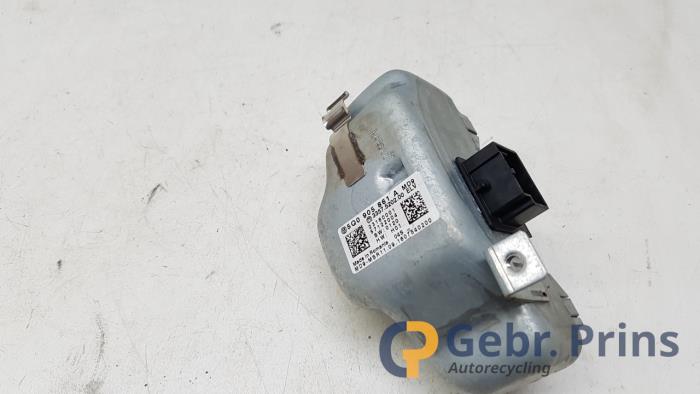 Gebruikte Kontaktslot + computer Skoda Fabia III (NJ3) Prijs € 200,00 Margeregeling aangeboden door Autorec. Gebr. Prins b.v.