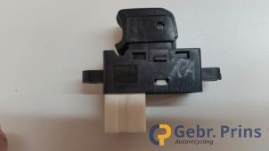 Gebruikte Schakelaar Elektrisch Raam Subaru Forester (SH) Prijs € 15,00 Margeregeling aangeboden door Autorec. Gebr. Prins b.v.