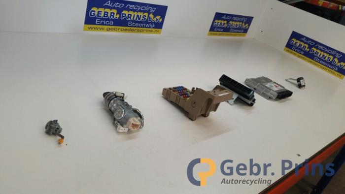 Gebruikte Kontaktslot + computer Subaru Forester (SH) Prijs € 150,00 Margeregeling aangeboden door Autorec. Gebr. Prins b.v.