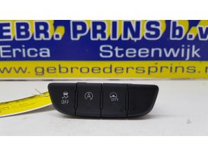 Gebruikte Start/Stop schakelaar Opel Karl 1.0 12V Prijs € 20,00 Margeregeling aangeboden door Autorec. Gebr. Prins b.v.