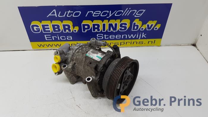 Gebruikte Aircopomp Renault Clio III (BR/CR) 1.6 16V Prijs € 40,00 Margeregeling aangeboden door Autorec. Gebr. Prins b.v.