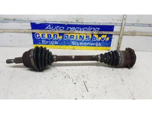 Gebruikte Steekas links-voor Volkswagen Bora (1J2) 1.6 FSI 16V Prijs € 35,00 Margeregeling aangeboden door Autorec. Gebr. Prins b.v.