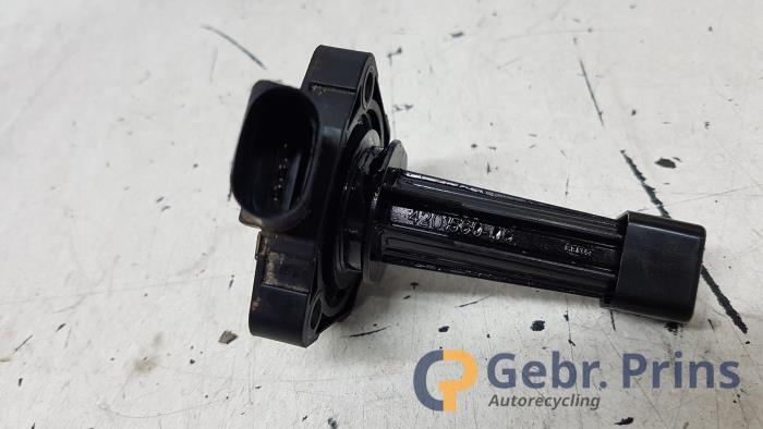 Olie niveau sensor van een Volkswagen Polo V (6R) 1.4 TDI DPF BlueMotion technology 2014