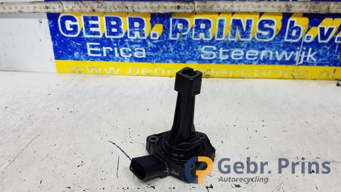 Olie niveau sensor van een Volkswagen Polo V (6R) 1.4 TDI DPF BlueMotion technology 2014