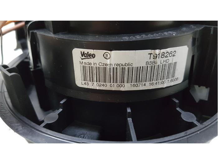 Kachel Ventilatiemotor van een Peugeot 108 1.0 12V 2014