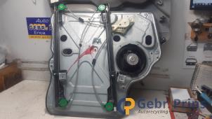 Gebruikte Raammechaniek 2Deurs rechts-voor Volkswagen Transporter T5 2.0 TDI DRF Prijs € 42,35 Inclusief btw aangeboden door Autorec. Gebr. Prins b.v.