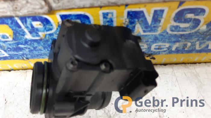 Gasklephuis van een Ford Fiesta 5 (JD/JH) 1.4 TDCi 2004