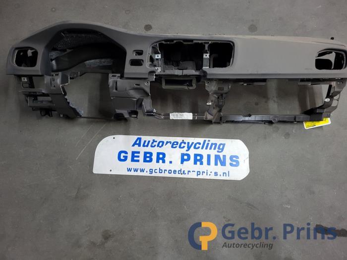Gebruikte Dashboard Volvo V60 I (FW/GW) 2.4 D5 20V AWD Twin Engine Plug-in Hybrid Prijs € 300,00 Margeregeling aangeboden door Autorec. Gebr. Prins b.v.