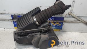 Gebruikte Luchtfilterhuis Renault Twingo III (AH) 1.0 SCe 70 12V Prijs € 40,00 Margeregeling aangeboden door Autorec. Gebr. Prins b.v.