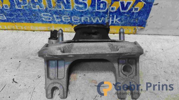 Gebruikte Motorrubber Renault Twingo III (AH) 1.0 SCe 70 12V Prijs € 25,00 Margeregeling aangeboden door Autorec. Gebr. Prins b.v.