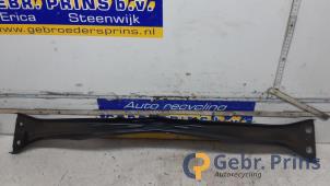 Gebruikte Subframe Renault Twingo III (AH) 1.0 SCe 70 12V Prijs € 50,00 Margeregeling aangeboden door Autorec. Gebr. Prins b.v.