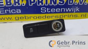 Gebruikte Schakelaar ESP Skoda Citigo 1.0 12V Prijs € 10,00 Margeregeling aangeboden door Autorec. Gebr. Prins b.v.
