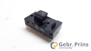 Gebruikte Elektrisch Raam Schakelaar Infiniti G35 Prijs € 15,00 Margeregeling aangeboden door Autorec. Gebr. Prins b.v.