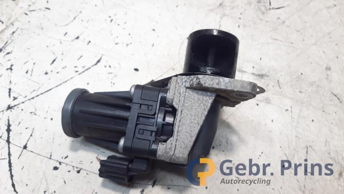 Gebruikte Uitlaat gasklep (EGR) Renault Clio IV (5R) 1.5 Energy dCi 90 FAP Prijs € 40,00 Margeregeling aangeboden door Autorec. Gebr. Prins b.v.