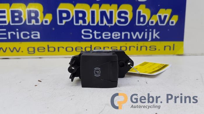 Gebruikte Handrem schakelaar Renault Grand Scénic III (JZ) 1.9 dCi Prijs € 20,00 Margeregeling aangeboden door Autorec. Gebr. Prins b.v.