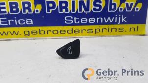 Gebruikte Elektrisch Raam Schakelaar Ford Ka II 1.2 Prijs € 10,00 Margeregeling aangeboden door Autorec. Gebr. Prins b.v.