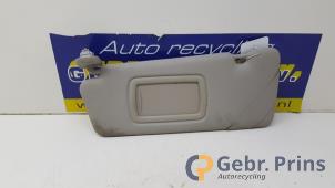 Gebruikte Zonneklep Renault Megane III Grandtour (KZ) Prijs € 15,00 Margeregeling aangeboden door Autorec. Gebr. Prins b.v.