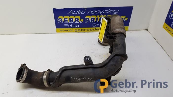 Turboslang van een Volkswagen Caddy III (2KA,2KH,2CA,2CH) 1.6 TDI 16V 2013