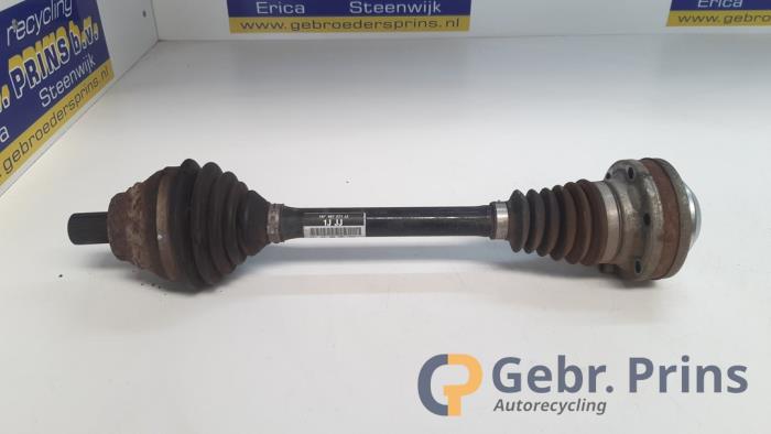 Gebruikte Steekas links-voor Volkswagen Passat Variant (3C5) 1.4 TSI 16V EcoFuel Prijs € 40,00 Margeregeling aangeboden door Autorec. Gebr. Prins b.v.