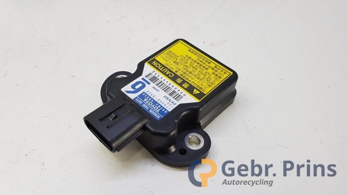 Kontaktslot + computer van een Toyota iQ 1.0 12V VVT-i 2009