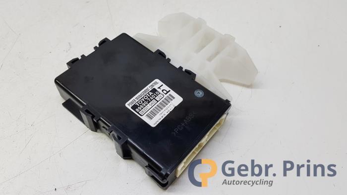 Kontaktslot + computer van een Toyota iQ 1.0 12V VVT-i 2009