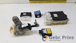 Gebruikte Contactslot + computer Toyota iQ 1.0 12V VVT-i Prijs € 150,00 Margeregeling aangeboden door Autorec. Gebr. Prins b.v.