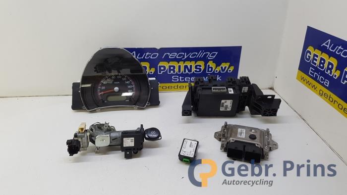Gebruikte Contactslot + computer Suzuki Alto 1.0 12V Prijs € 125,00 Margeregeling aangeboden door Autorec. Gebr. Prins b.v.