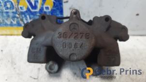 Gebruikte Remklauw (Tang) links-achter Mercedes C (W203) 1.8 C-200K 16V Prijs € 25,00 Margeregeling aangeboden door Autorec. Gebr. Prins b.v.