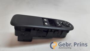 Gebruikte Schakelaar Elektrisch Raam Citroen C3 (SC) 1.4 HDi Prijs € 20,00 Margeregeling aangeboden door Autorec. Gebr. Prins b.v.