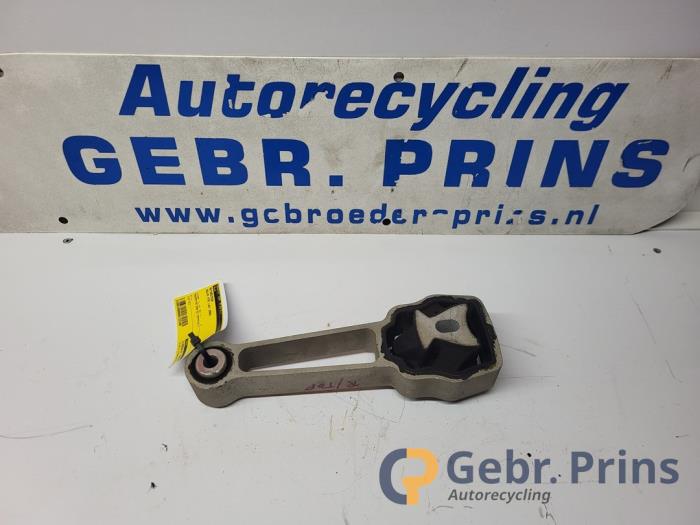 Gebruikte Motorrubber Volvo V70 (BW) 2.4 D 20V Prijs € 20,00 Margeregeling aangeboden door Autorec. Gebr. Prins b.v.