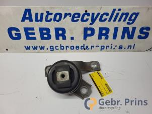 Gebruikte Motorsteun Volvo V70 (BW) 2.4 D 20V Prijs € 20,00 Margeregeling aangeboden door Autorec. Gebr. Prins b.v.