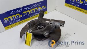 Gebruikte Fusee links-voor Saab 9-3 Sport Estate (YS3F) 1.8t 16V Prijs € 30,00 Margeregeling aangeboden door Autorec. Gebr. Prins b.v.