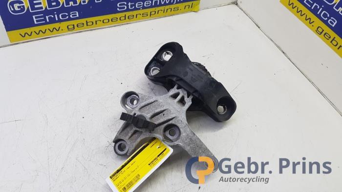 Gebruikte Motorrubber Renault Clio IV Estate/Grandtour (7R) 1.5 Energy dCi 90 FAP Prijs € 30,00 Margeregeling aangeboden door Autorec. Gebr. Prins b.v.