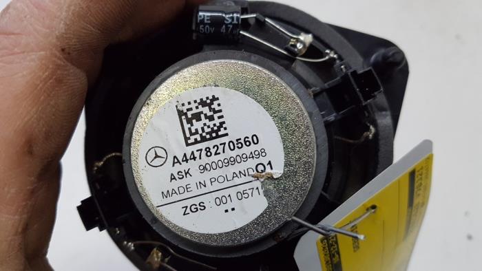 Speaker van een Mercedes-Benz Vito (447.6) 1.6 111 CDI 16V 2015