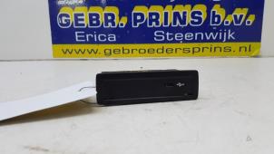 Gebruikte USB module Mercedes B (W247) 1.3 B-180 Turbo 16V Prijs € 33,00 Margeregeling aangeboden door Autorec. Gebr. Prins b.v.