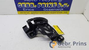 Gebruikte Bumpersteun rechts-achter Mercedes B (W247) 1.3 B-180 Turbo 16V Prijs € 25,00 Margeregeling aangeboden door Autorec. Gebr. Prins b.v.