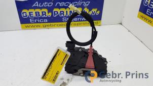 Gebruikte Deurslot Mechaniek 4Deurs links-achter Opel Corsa E 1.4 16V Prijs € 25,00 Margeregeling aangeboden door Autorec. Gebr. Prins b.v.