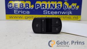 Gebruikte Ruit schakelaar elektrisch Opel Corsa E 1.4 16V Prijs € 25,00 Margeregeling aangeboden door Autorec. Gebr. Prins b.v.