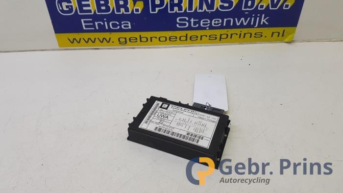 Gebruikte Telefoon Module Opel Zafira (M75) 1.9 CDTI Prijs € 25,00 Margeregeling aangeboden door Autorec. Gebr. Prins b.v.