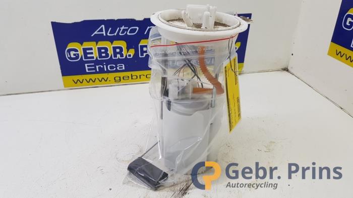 Gebruikte Tank element Pomp Volkswagen Up! (121) 1.0 12V 60 Prijs € 35,00 Margeregeling aangeboden door Autorec. Gebr. Prins b.v.