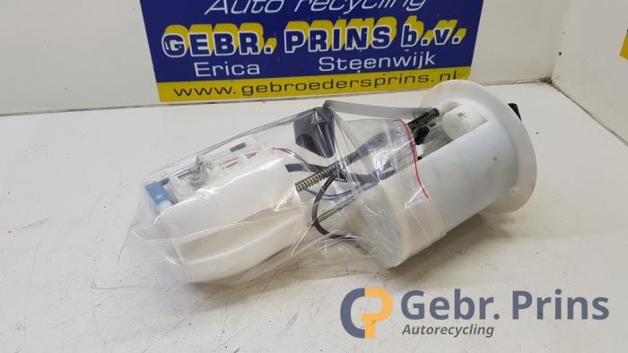 Gebruikte Tank element Pomp Toyota Yaris III (P13) 1.5 16V Hybrid Prijs € 50,00 Margeregeling aangeboden door Autorec. Gebr. Prins b.v.